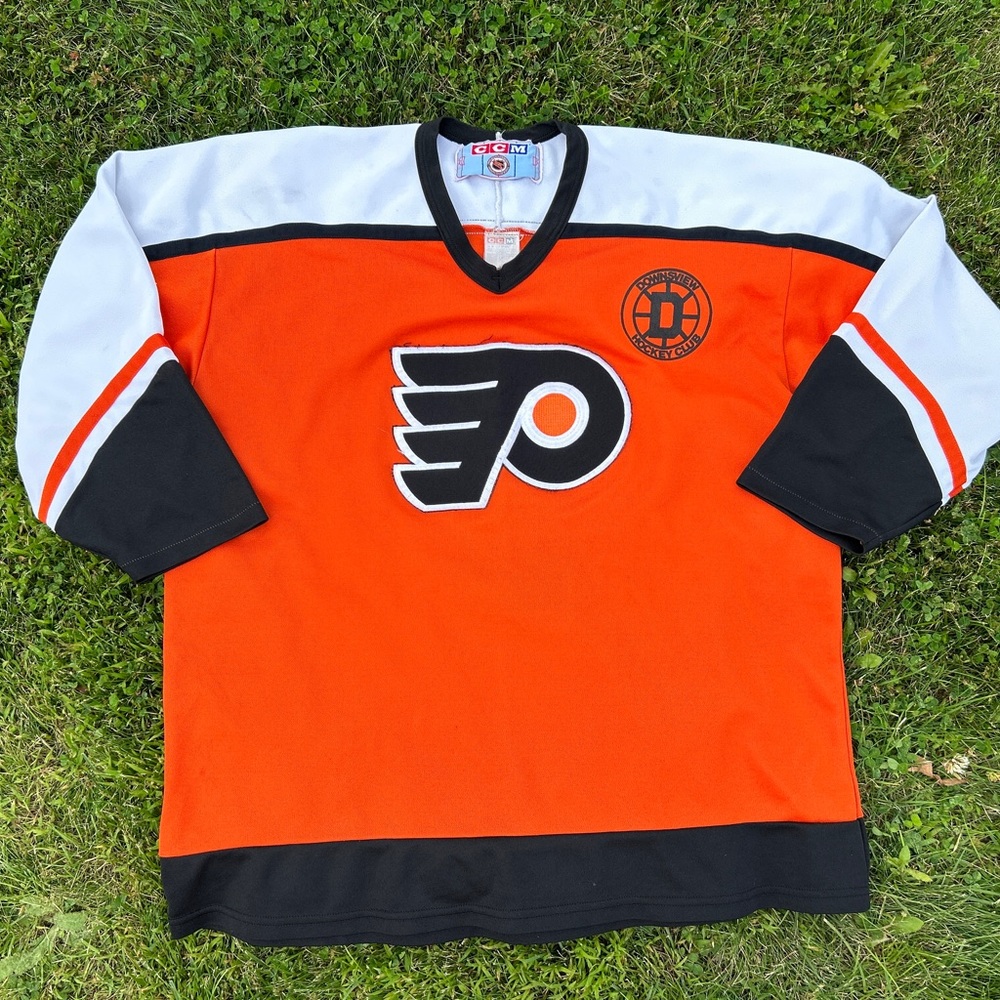 Vintage CCM Philadelphia Flyers NHL Jersey
Size XXL